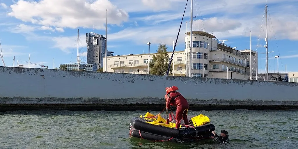 Europejskie Centrum Szkoleń STCW - Kursy dla marynarzy i żeglarzy - kursy STCW / IMO - EUROPEAN STCW CENTER 4