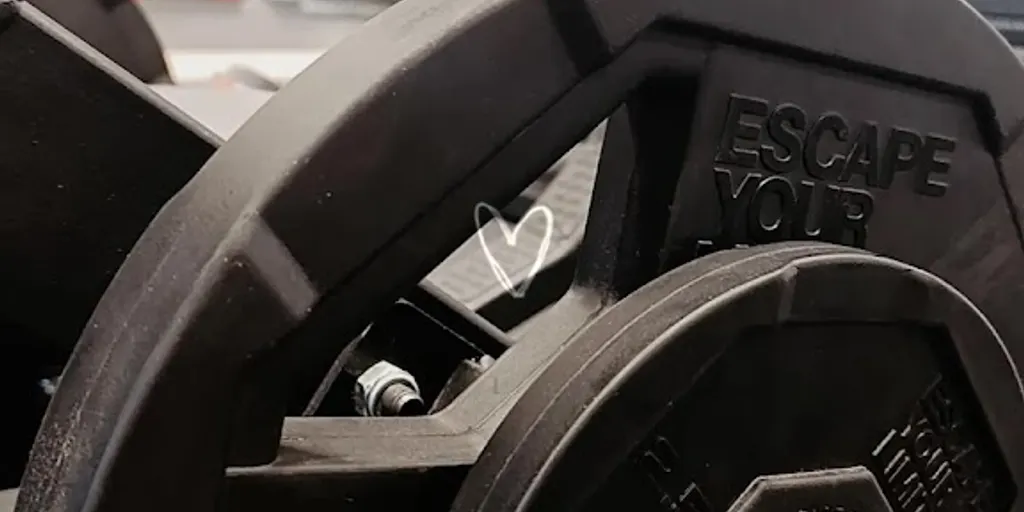 BLACK GYM FITNESS CLUB 7