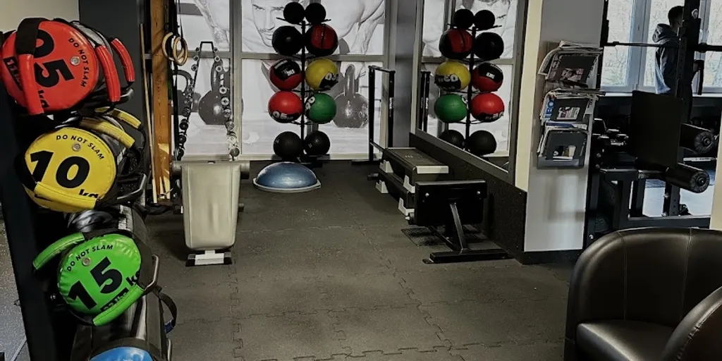 Siłownia i fitness klub - ATLETA Białystok 9