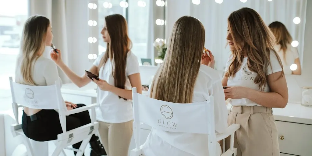 Akademia Szkoleniowa - Barber - Fryzjerstwo - Beauty - Charles&Co Glow 10