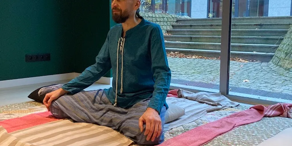 YOGA FOREST STUDIO 4