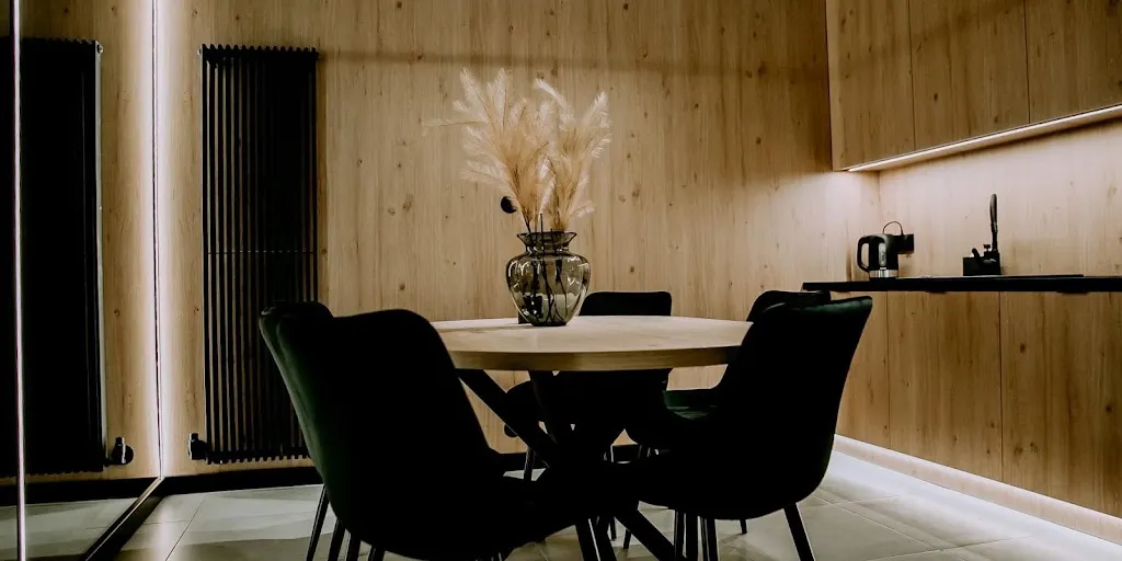 Akademia Szkoleniowa - Barber - Fryzjerstwo - Beauty - Charles&Co Glow 3