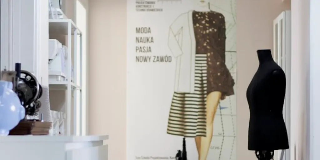 7cm Szkoła Projektowania, Konstrukcji i Technik Krawieckich 3