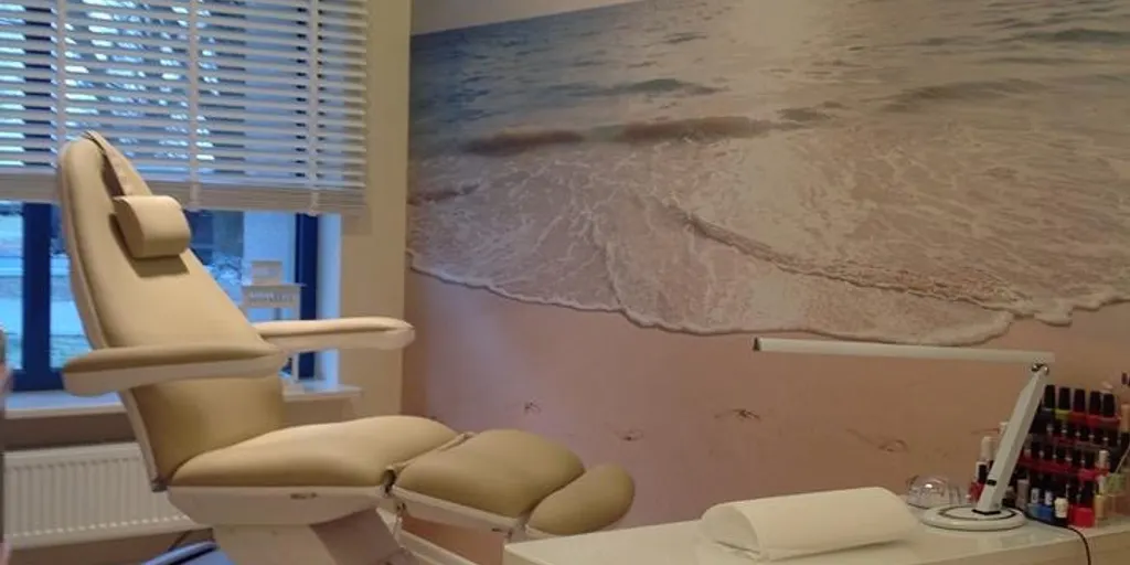 Uroda. Salon fryzjersko - kosmetyczny 4