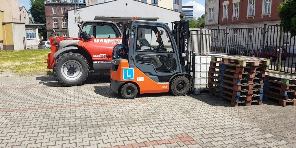 Efekt - Kursy na wózki widłowe, żurawie wieżowe 2