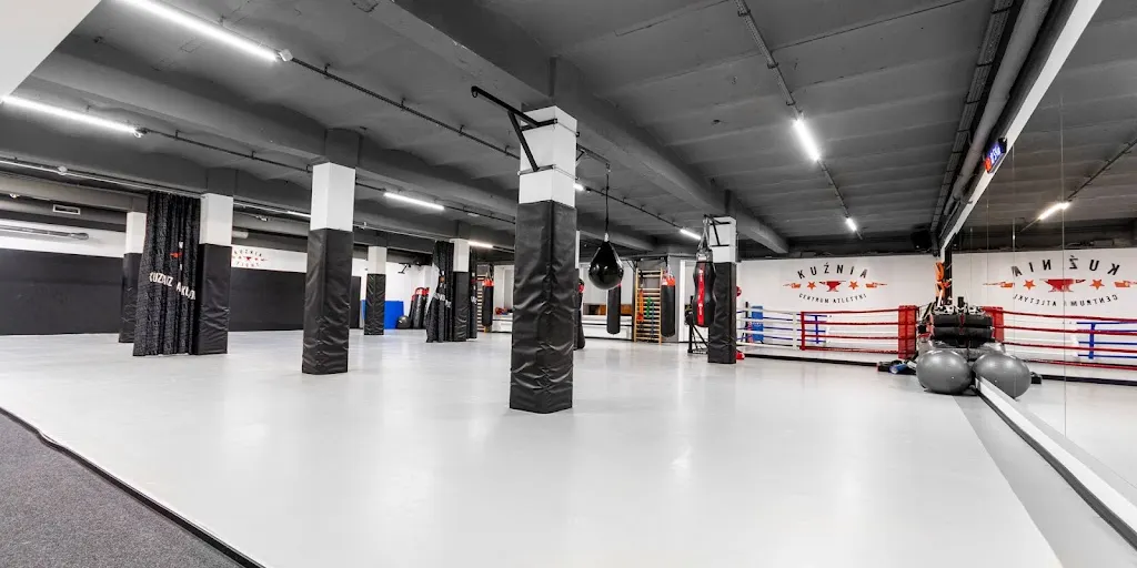 Kuźnia Centrum Atletyki 7