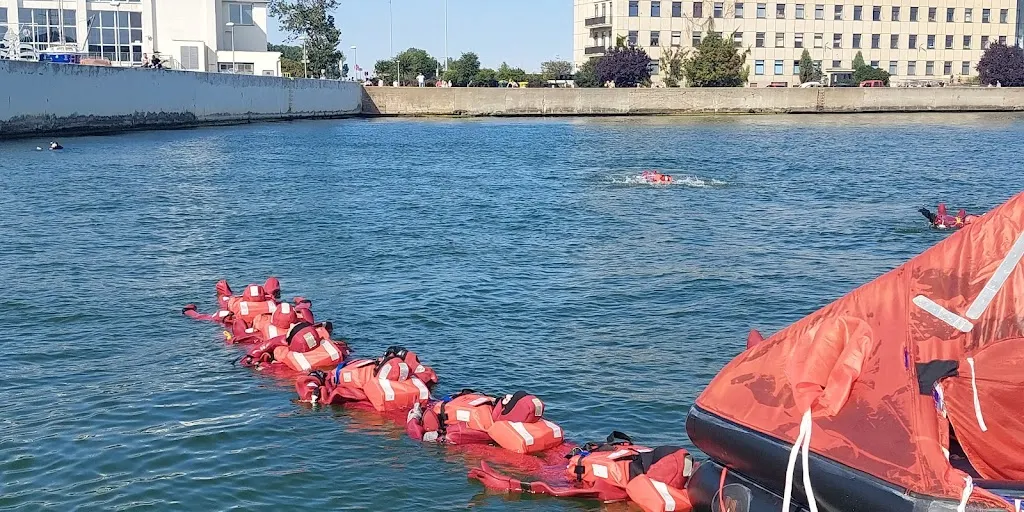 Europejskie Centrum Szkoleń STCW - Kursy dla marynarzy i żeglarzy - kursy STCW / IMO - EUROPEAN STCW CENTER 1
