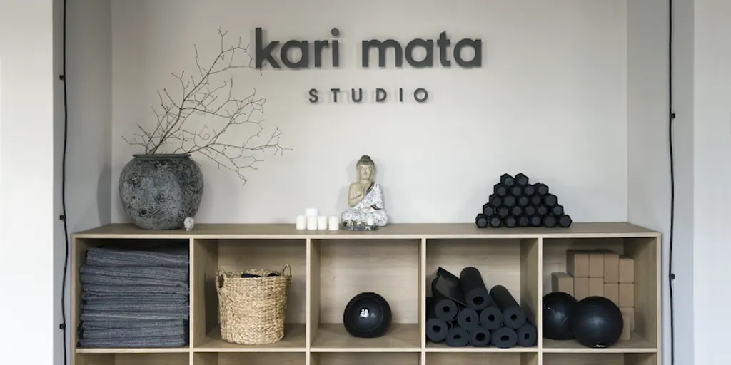kari mata studio 1