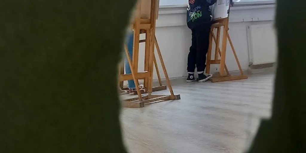 Pracownia 22, kurs rysunku i malarstwa, przygotowanie na ASP oraz Politechnikę 9