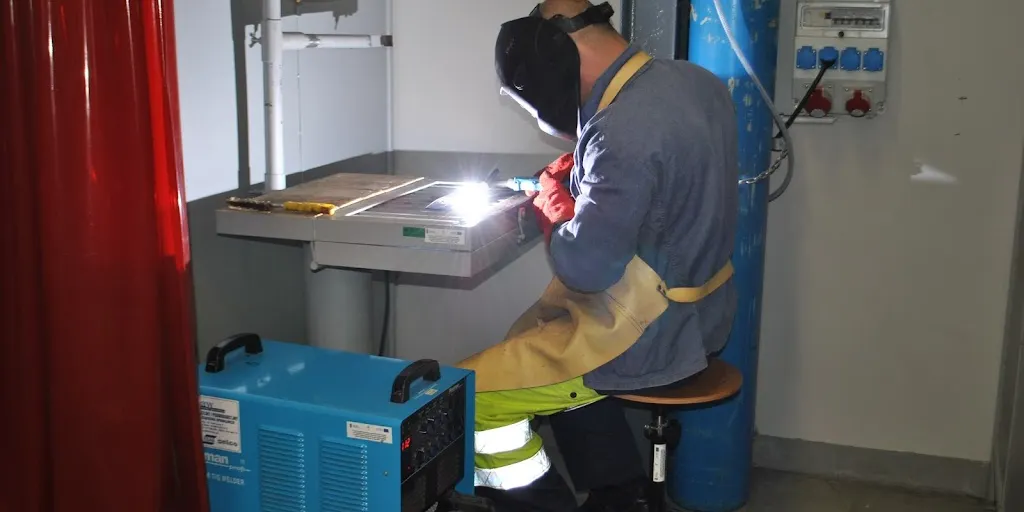 Centrum Kształcenia Zawodowego - Kursy i szkolenia specjalistyczne (ZDZ) 9