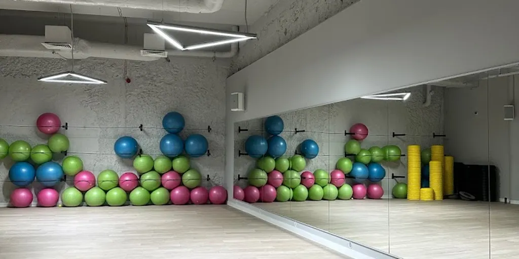 Well Fitness - Poznań, Półwiejska 3