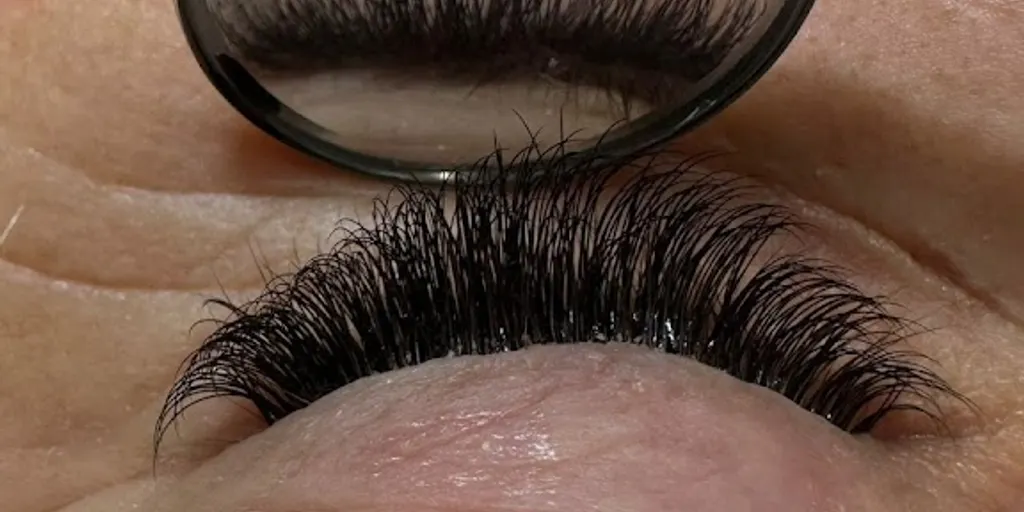 YEY SALON URODY - Kosmetolog Katowice - Makijaż Permanentny - Masaż KOBIDO - Bloomea zabieg - Oczyszczanie Wodorowe 3