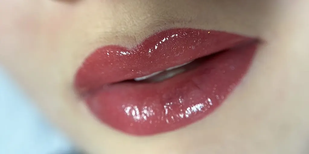 ADRIANNA MAKULSKA BEAUTY Toruń Powiekszanie ust, Mezoterapia igłowa, Szkolenia, Lipoliza iniekcyjna, Makijaż permanentny 2