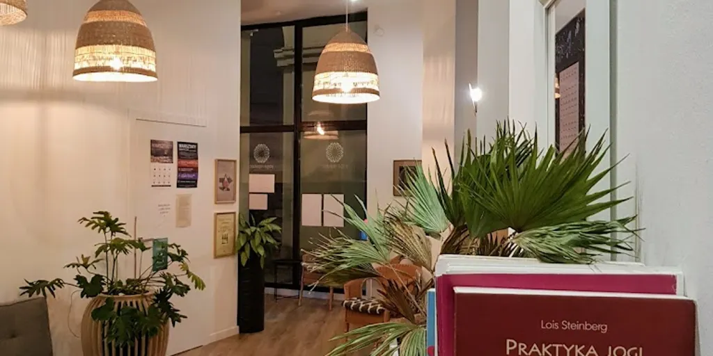 Yoga Republic plac Zbawiciela | Szkoła Jogi Warszawa 9