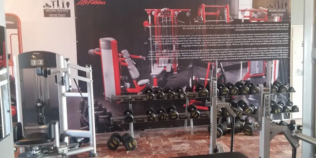 Professional Fitness Center & Functional Strength ProGym Young Szczecin 10