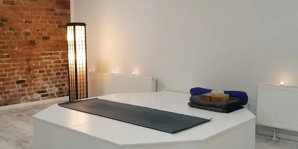 Studio Sananda Szkoła Yogi - Joga Poznań 8