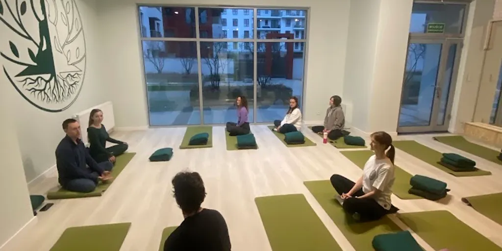YOGA FOREST STUDIO 8