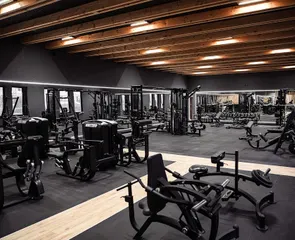 BLACK GYM FITNESS CLUB